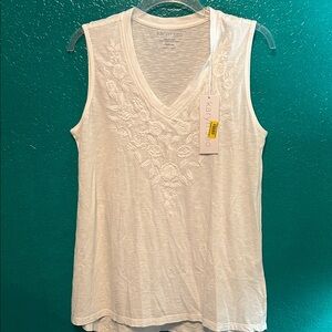 Karyn seo White Embroidered Women's Top